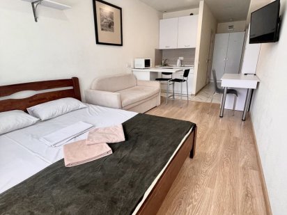 Від власника. Погодинно та Пободово до 4 осіб. Метро Берестейська Київ