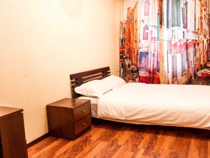 2к Дарницкая площадь метро Дарница Чупринки Парковка кв-ра посуточно Киев