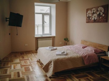 Для 6 чол.Центр.2к Вул. Насипна 1 .Парковка. Львів