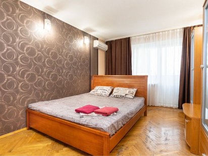 Посуточно квартира Тимошенко 12 метро минская , оболонь Киев