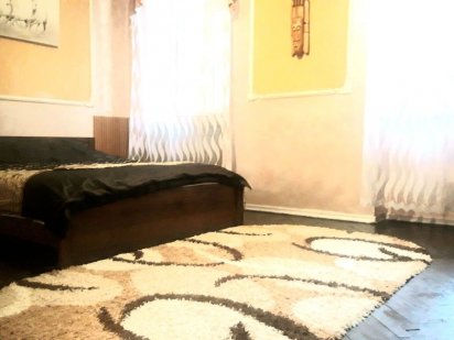 Центр міста. Власник Львів