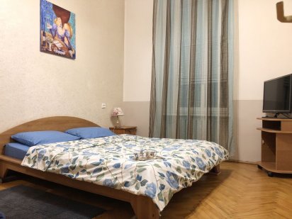 Подобова оренда 3 км. квартири в самому центрі Львов