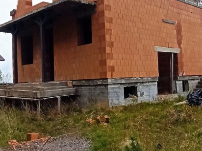 Продам недостроенный дом с озером.Броварской р.н Бровары