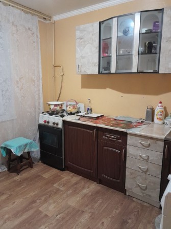 Продам 2- х кімнатну квартиру в Василькові район базар - фото 1