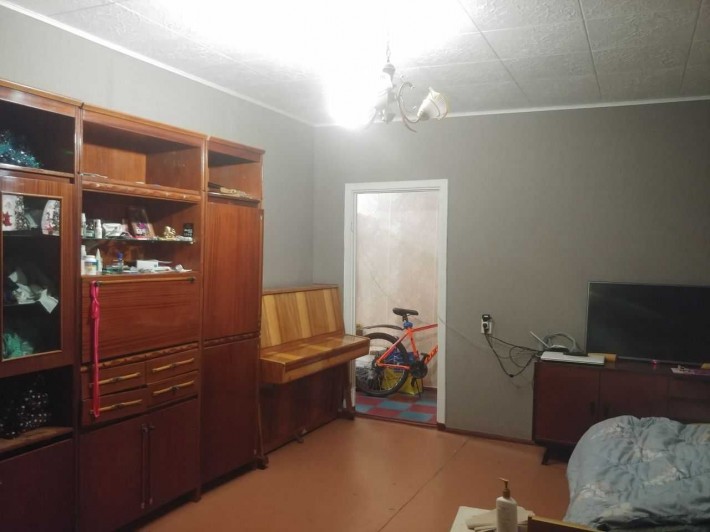 Продам затишну 1-кімнатну квартиру на Лівому березі Кам`янського(4мкр) - фото 1