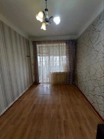 Продам кімнату (комнату) з балконом, ст.м. Масельського - фото 1
