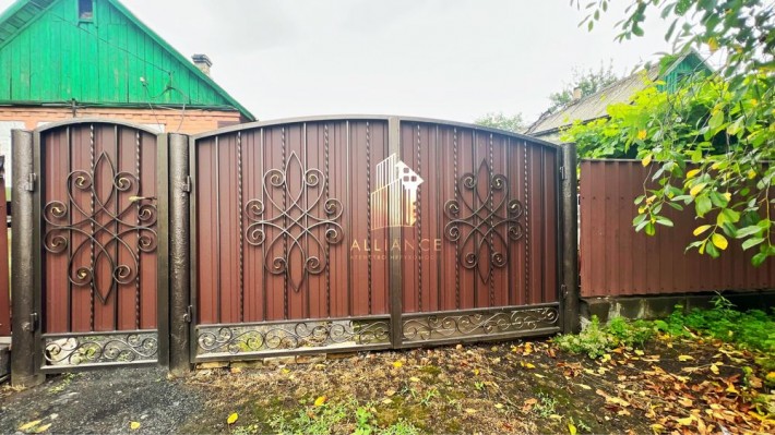 Продам дом скважина с индивидуальным  отоплением в Мирнограде - фото 1