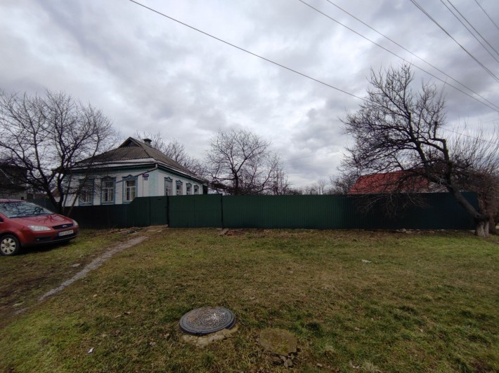 Продам дом в центре города Красноград - фото 1