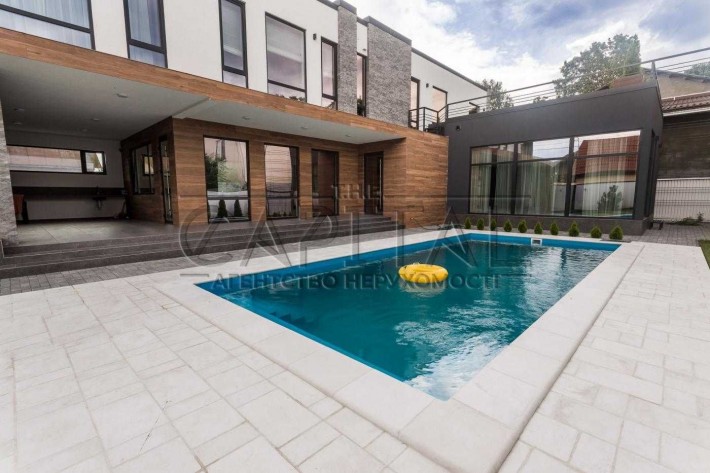 Продажа дома с бассейном 315м2 в Киеве, Нивки - фото 1