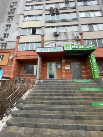 Продаж фасадного приміщення в центрі Вишгороду на вул. Шолуденка 6В, - фото 1