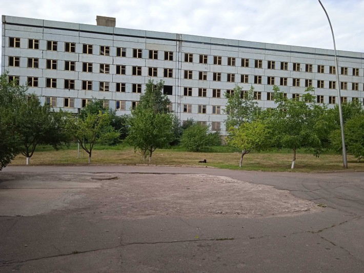 Продаж будівлі 6 218.1 м2 0,4670 га, м. Южноукраїнськ, вул. Паркова, 8 - фото 1