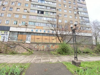 Продам торговое коммерческое помещение, 625 м.кв, фасад, Дорошенка 15. Кривий Ріг