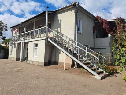 Продам офісний центр с 14.5 сотками приват землі Кременчук Кременчук