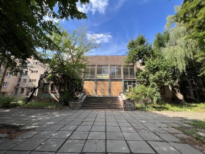 2х этажное здание пр. Металлургов Соц город Кривой Рог