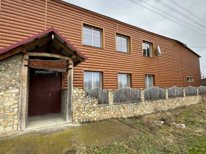 Продаю 2поверхове  комерційне приміщення 570м.кв с.Іваниківка Ивано-Франковск