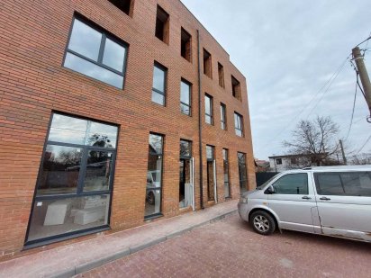 Продаж фасадне нежитлове  63м2 клубний будинок центр Д.Попова Ірпінь Ірпінь