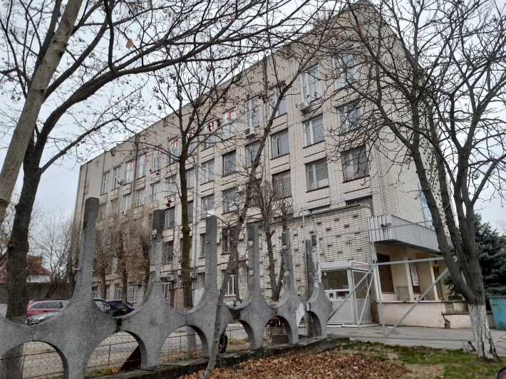 Административное здание по ул. Университетская (40 лет Октября) - фото 1