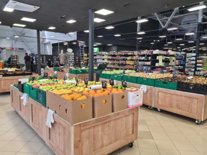 Супермаркет площею 5300 м2 з орендарями окупність 10 років супертрафік Черновцы