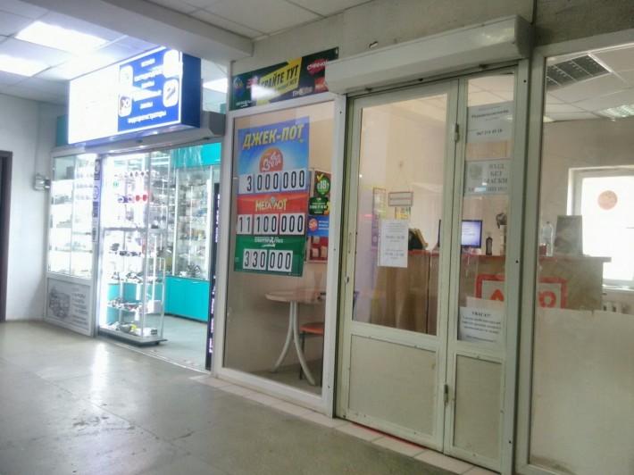 Продажа приміщення в автомагазині на авторинку  "Спортек." - фото 1