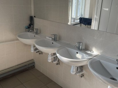 Продам  срочно преміщення від власника.1150м2 з ремонтом. Винница