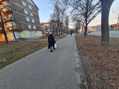 Мазепы,49, нежилой фонд, первый этаж, фасад, напротив базы Щорса. Чернигов