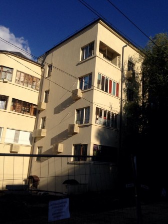 Продам часть жилого дома ( подъезд) возле парка Шевченко - фото 1