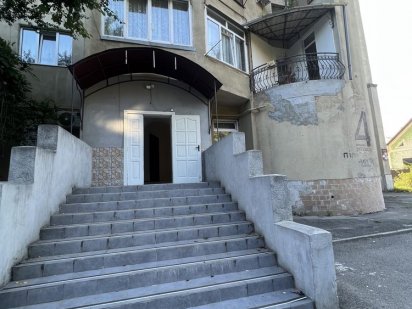 Продаж фасадного приміщення провулок Ентузіастів Черновцы