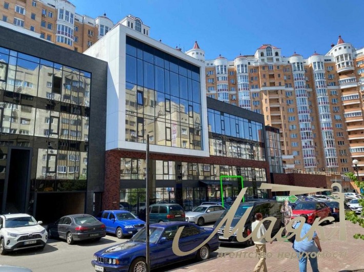 Без% Продажа фасадного помещения 103,5м2 в Smart Hub Obolon, Минская - фото 1