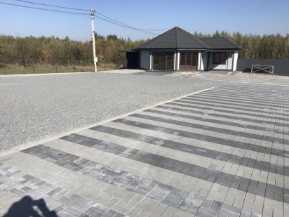 Комерція Івано-ФранківськКалуське шосе.Перший ряд.33 сот.100 кв офіс Івано-Франківськ