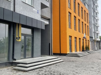 Продам епіцентер , новий міст комерційну новобудову. Вул. Хіміків Івано-Франківськ