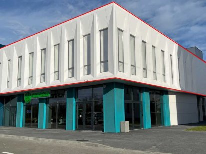 Продаж торгового приміщення 350 м² з орендарем в PORT Львів