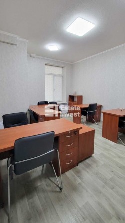 Продам офіс з окремим входом на вул. Петра Болбочана, 3 - фото 1