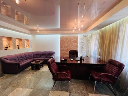 В продаже шикарный офис в самом центре города, ул.Дзержинского! Дніпро