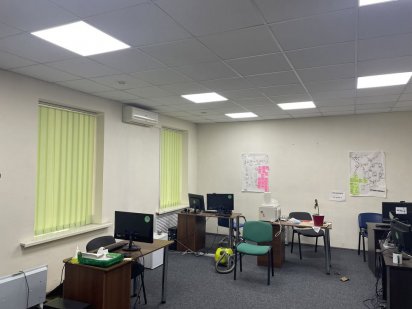 Продам помещение- квартиру 71м в Центре возле метро Арх. Бекетова Харьков