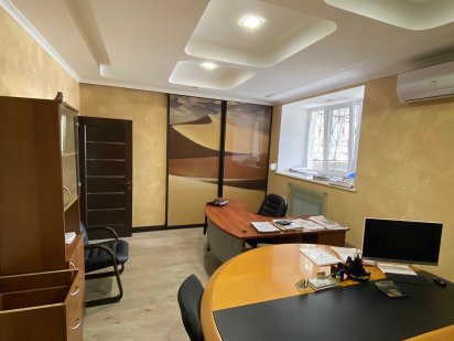 Продам оборудованный офис с ремонтом в центре г. Запорожье