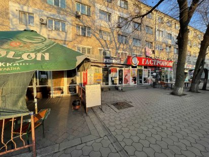 Пр.Миру/Південна торгове приміщення 67 кв.м.  ціна  49 тис. у.о. Миколаїв