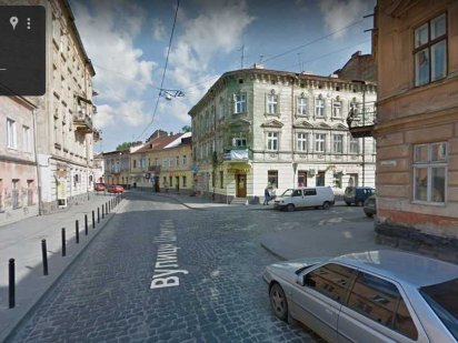 Продаж фасадного кутового приміщення в центрі Львова Львов