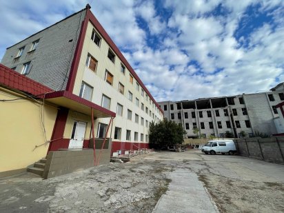 Центр отдельно стоящее здание 3020 кв.м.  цена 650 тыс.у.е. Миколаїв