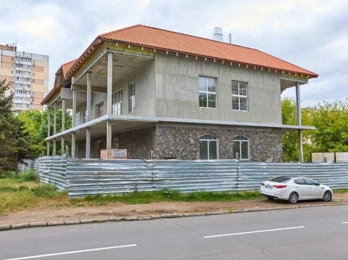 Продажа здания на проспекте Добровольского. код 135815 - фото 1