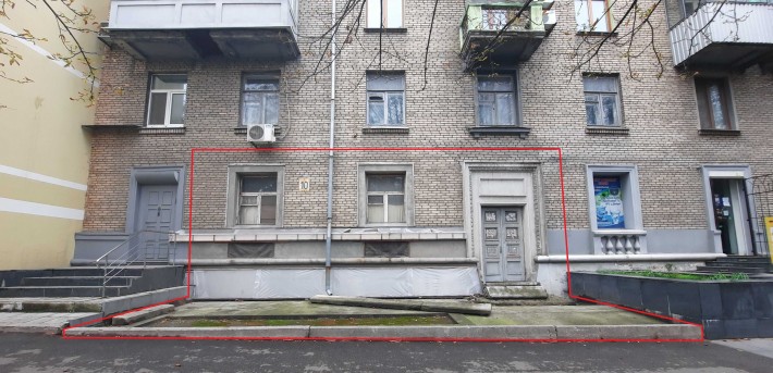 Продам фасадне приміщення 42 м2 на червоній лінії Вернадського (Дзерж) - фото 1
