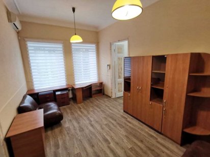 Продам офис жилой фонд Центр ул. Ярослава Мудрого Дніпро