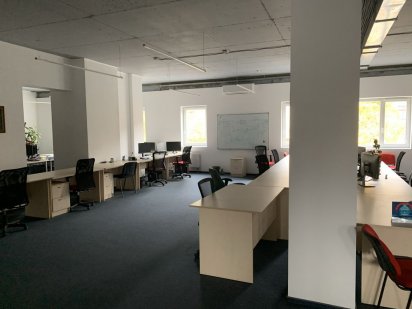 Продаємо офісні приміщення 800-1800 м2 за адреслю Наукі 9д Аксіома Харьков