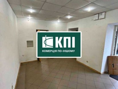 Продаж фасадного приміщення, центр Львов