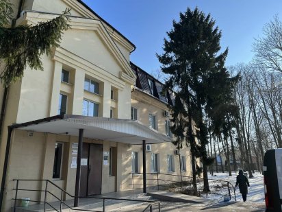 Продам офисно-торговое здание 4399,3кв.м ул.Академика Янгеля Дніпро