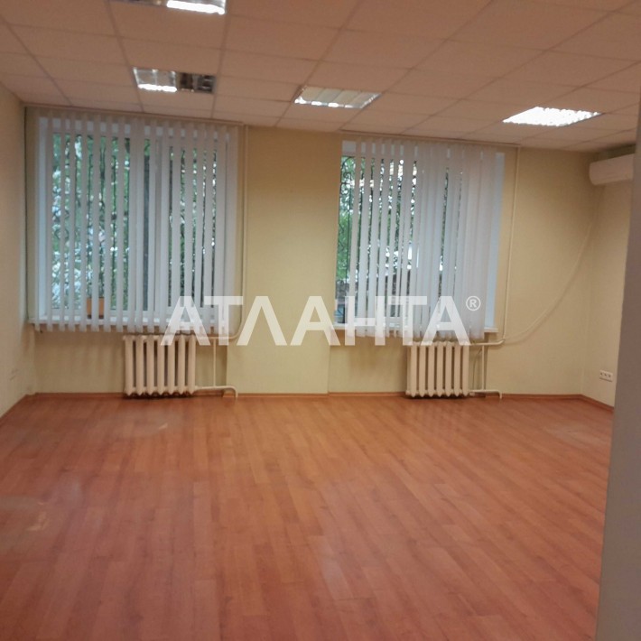Приміщення -офіс з ремонтом та паркомісцем в Приморському районі - фото 1