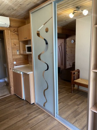 Аренда номеров в гостинице на берегу моря г. Черноморск - фото 1