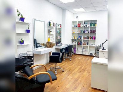 Оренда місця перукаря (візажиста)  та майстра манікюру ЦЕНТР Мукачево