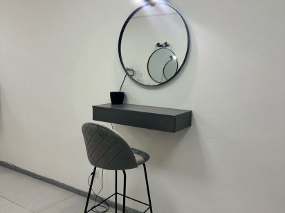 Оренда місця, стола, робоче місце бровиста, візажиста, майстра зачісок Полтава