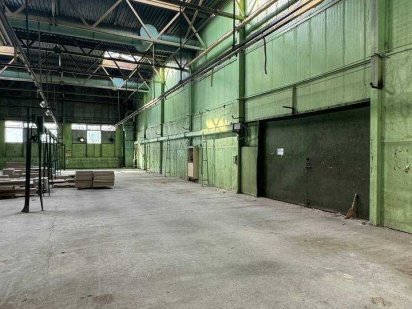 Склад по вул. Хотинській Чернівці