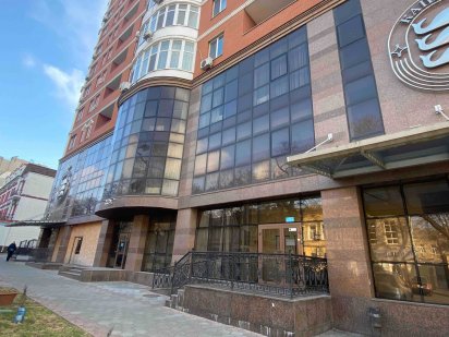 Аренда большого офиса в центре, ул.Базарная. 